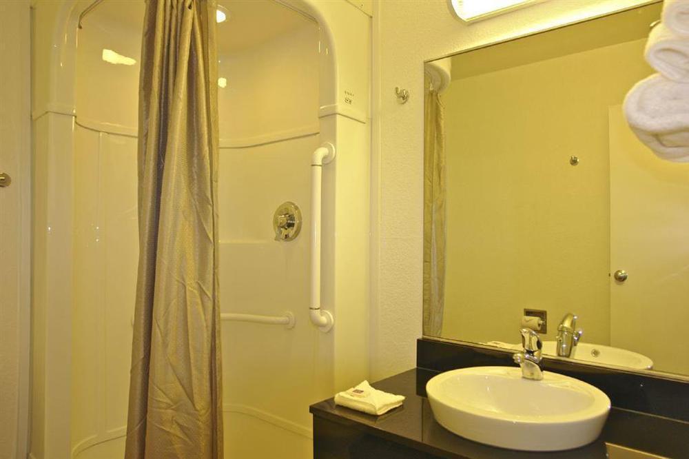 Rodeway Inn Tillmans Corner Cameră foto